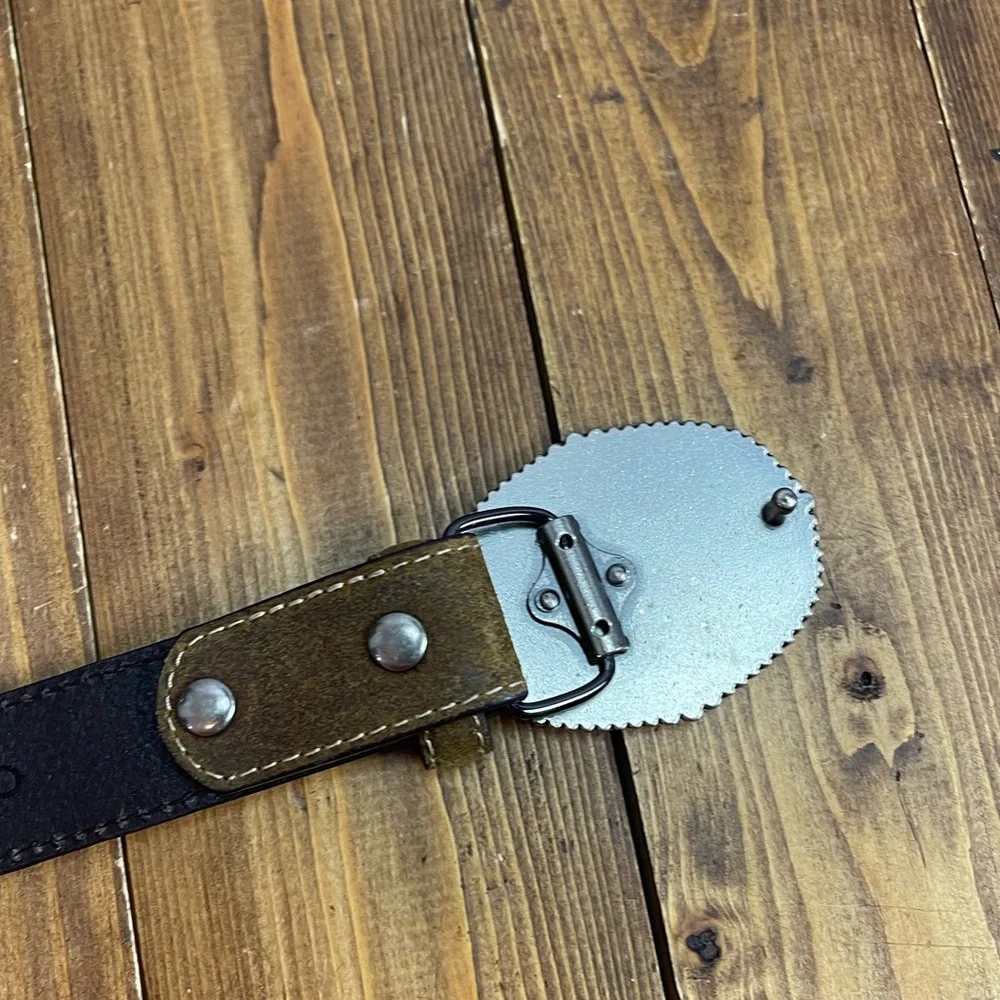 Cody James kids size medium brown leather belt with pistol buckle